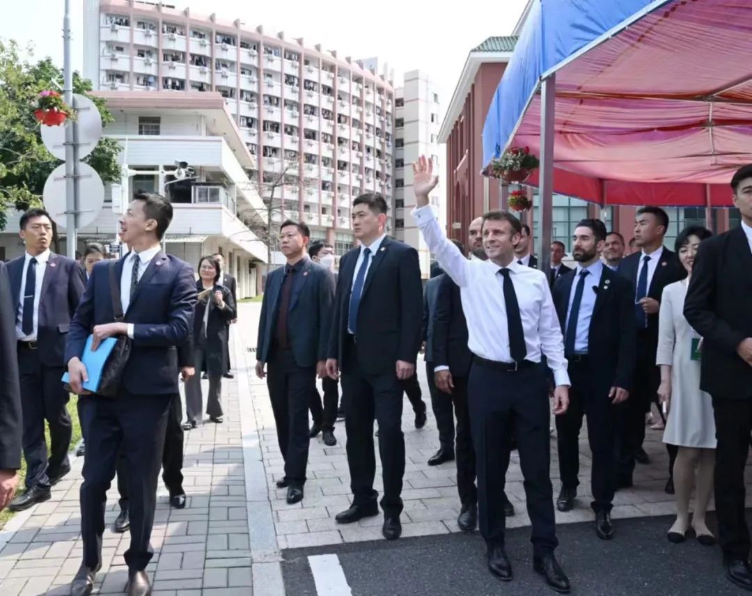  william威廉中文副院长金婷婷、张喜秋老师合唱《追寻》